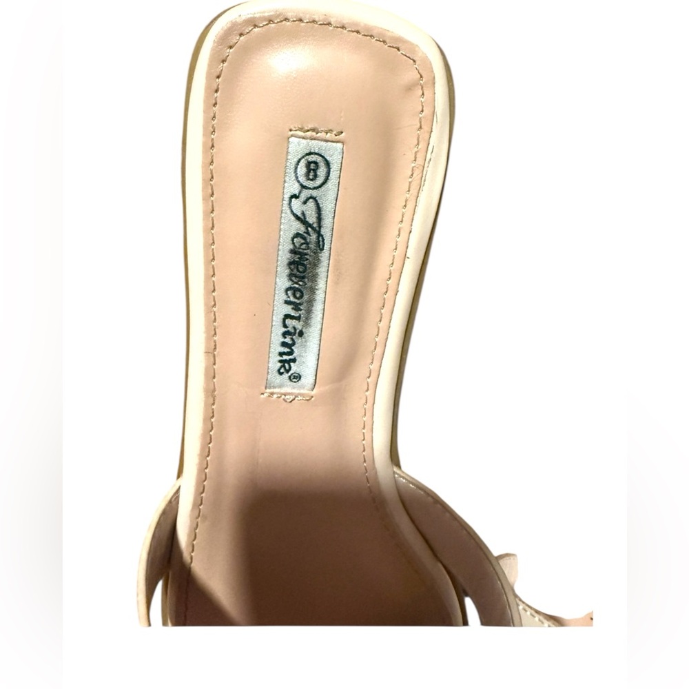 Forever Link Cream H-Cutout Slide Sandals | Size 8 - Picture 6 of 6